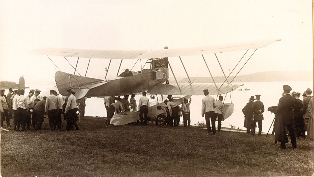 Die FF 17 mit Zentralschwimmer beim Bodensee-Wasserflug Im Mai 1914. 
