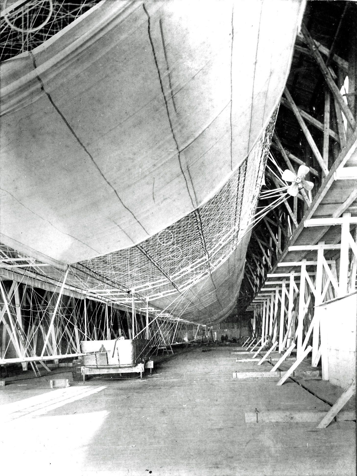 Sl1 Zeppelin The Zeppelin - Always a Good Headliner. The First Flight of LZ 1 in ...