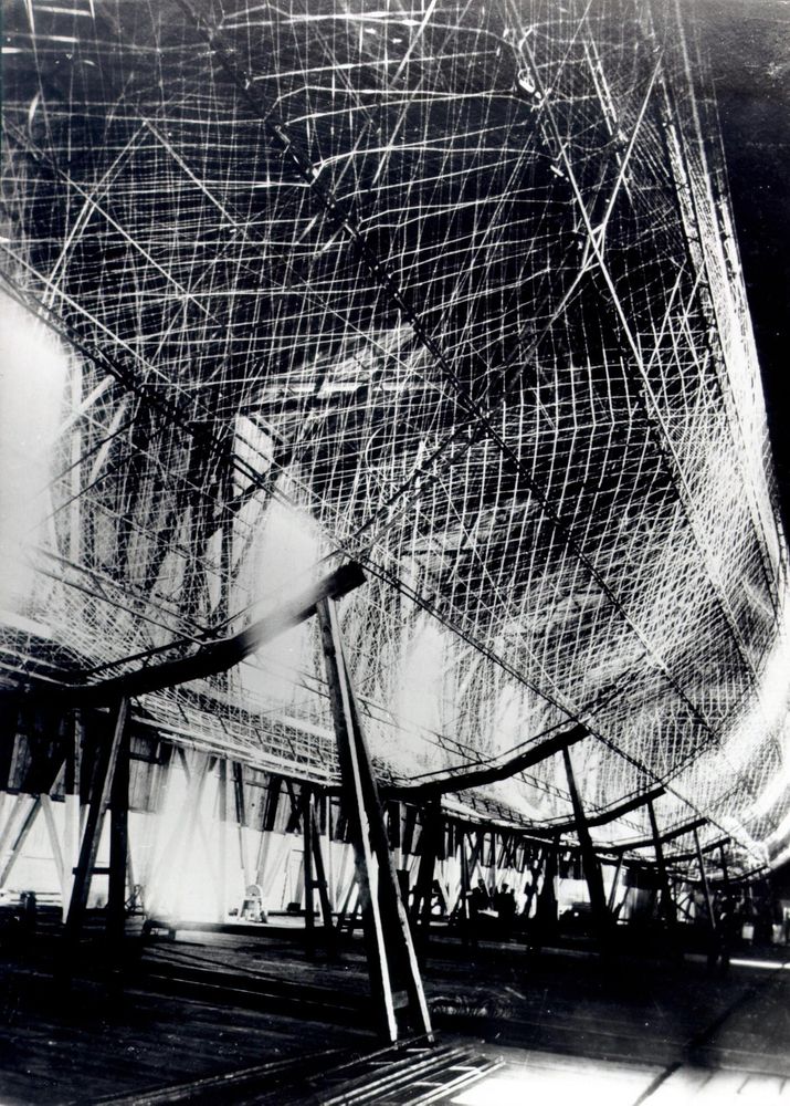 Das Aluminiumgerippe des ersten Zeppelins in der Pendelhalle.