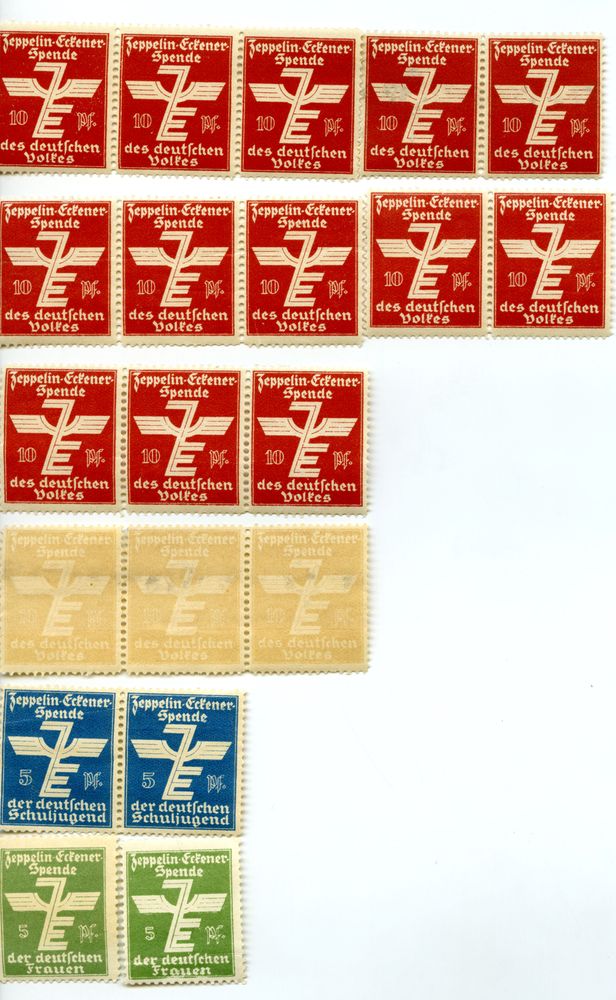 Spendenmarken im Briefmarken-Look, der Wert beträgt 10 Pfennig, in den Farben rot, beige, blau und grün mit dem Logo der Spende und dem Text „Zeppelin-Eckenerr-Spende des deutschen Volkes“. 