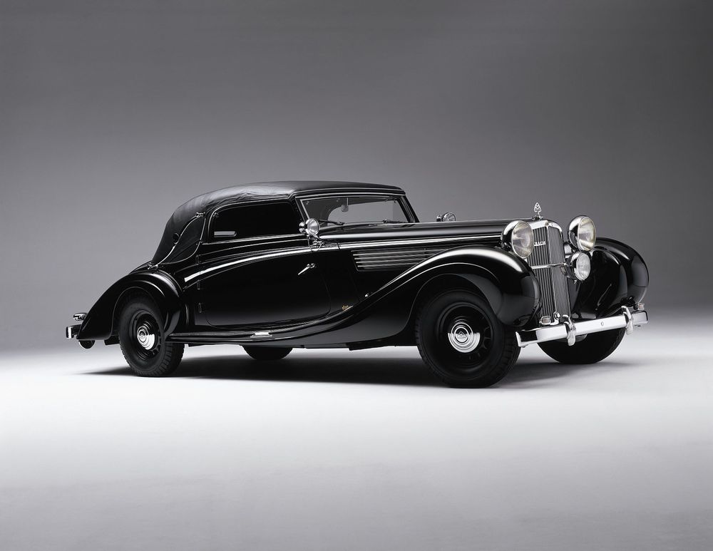 Aufnahme eines Maybach-Automobils. 