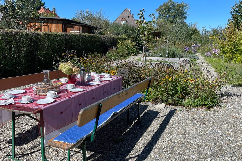 Gartenansicht des Schauhauses im Zeppelindorf. 