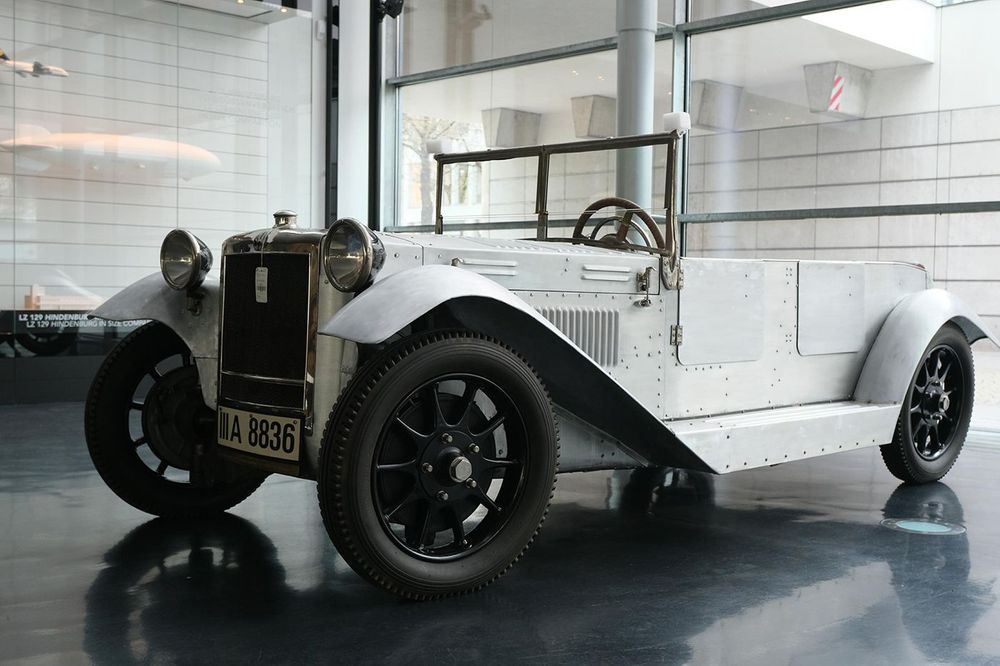 Von der Zeppelinhalle in die Ausstellung „Into the deep“: Der SHW-Experimentalwagen. Eine Dauerleihgabe des Deutschen Museums München.