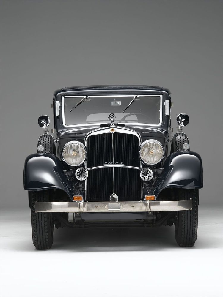 Aufnahme eines Maybach-Automobils. 