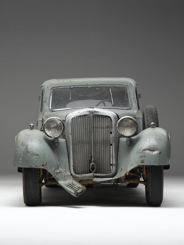 Aufnahme eines Maybach-Automobils. 